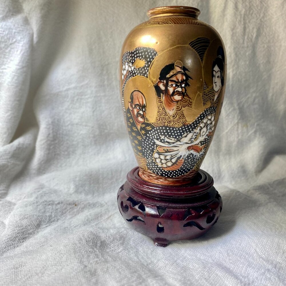 Satsuma small vase 3 and 3/4 "